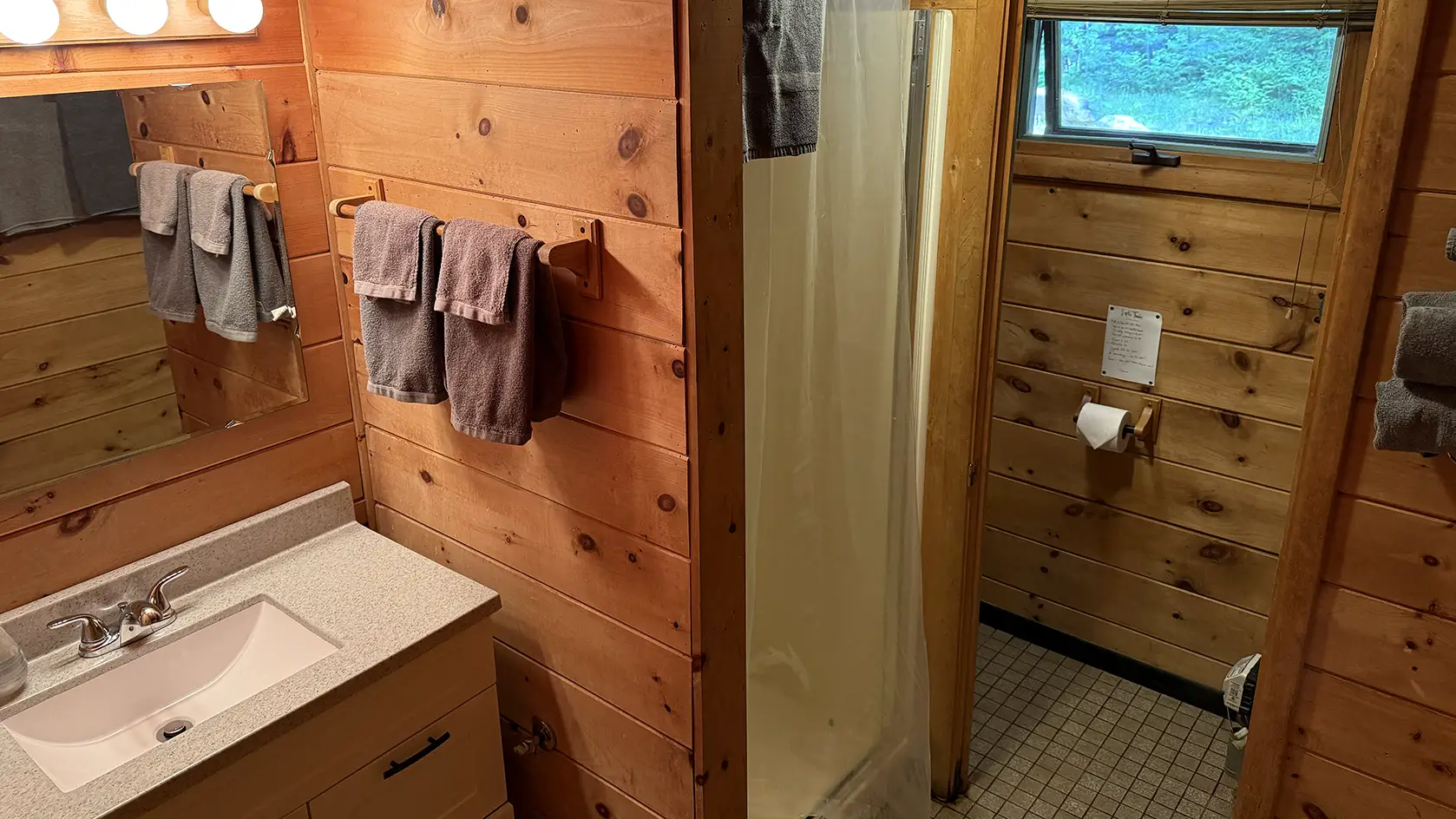 Rockwood--Rockwood Cabin 2 7 Bathroom Cabin 2 rockwood Lodge